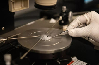 Ερευνητές δημιούργησαν τεχνολογία 1000x φορές πιο γρήγορη από το πυρίτιο που δεν παράγει θερμότητα