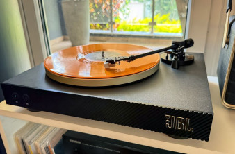 JBL Spinner BT Review: Η ασύρματη πλευρά του βινυλίου στο σαλόνι μας και όχι μόνο