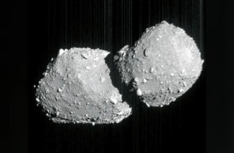 Το Hayabusa2 φωτογραφίζει τον δικέφαλο αστεροειδή Torifune στα 100 εκατ. χιλιόμετρα