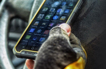 DeWalt MD501: Νέα είσοδος στα υπερανθεκτικά smartphones με υποστήριξη ασύρματης φόρτισης image