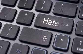 Η ΕΕ πιέζει τις Facebook, Google, Microsoft και Twitter για την αντιμετώπιση της ρητορικής μίσους image