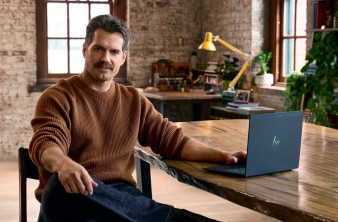 Ο Henry Cavill δημιουργεί video game στο νέο Googlebook αξιοποιώντας το Gemini AI image