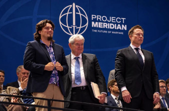 Project Meridian: Το Πεντάγωνο παραδίδει τον πολεμικό σχεδιασμό στους Elon Musk και Palmer Luckey image