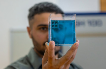 Ερευνητές δημιούργησαν 3D printed τιτάνιο που επιπλέει στο νερό! image