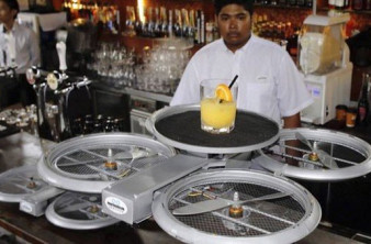 Εστιατόριο στη Σιγκαπούρη χρησιμοποιεί drones για να σερβίρει τους πελάτες [Video] image
