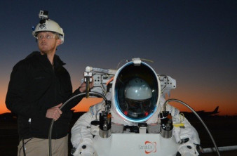 Αντιπρόεδρος της Google έσπασε το ρεκόρ του Felix Baumgartner με ελεύθερη πτώση από μεγαλύτερο ύψος! [Video] image