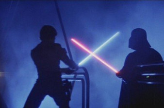 Ο George Lucas εξηγεί πως εμπνεύστηκε και δημιούργησε το φωτόσπαθο στο Star Wars! [Video] image