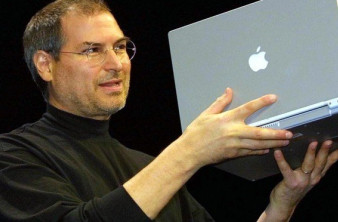 Μάθε πόσο πλούσιος θα ήσουν αν το 2003 αντί για PowerBook είχες αγοράσει μετοχές της Apple [Infographic] image