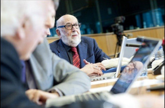 Βραβείο Νόμπελ Φυσικής 2013 στους Dr. Peter Higgs και Dr. Francois Englert για το "σωματίδιο του Θεού" image