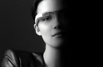 Η Google απαγορεύει τις εφαρμογές πορνό για τα Google Glasses [NSFW] image