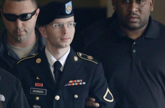 35 χρόνια φυλάκισης στον Bradley Manning για τη διαρροή εγγράφων στο WikiLeaks image