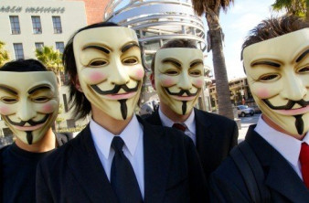 Οι Anonymous ισχυρίζονται ότι hackαραν το PayPal και διέρρευσαν 28.000 passwords online! image