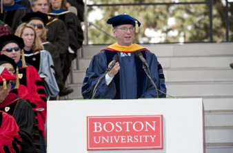 Eric Schmidt: "Κλείστε τις οθόνες για μια ώρα την ημέρα. Κάνετε μια πραγματική συζήτηση" image