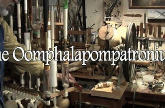 The Oomphalapompatronium, ένα εκπληκτικό χειροποίητο μουσικό όργανο! image