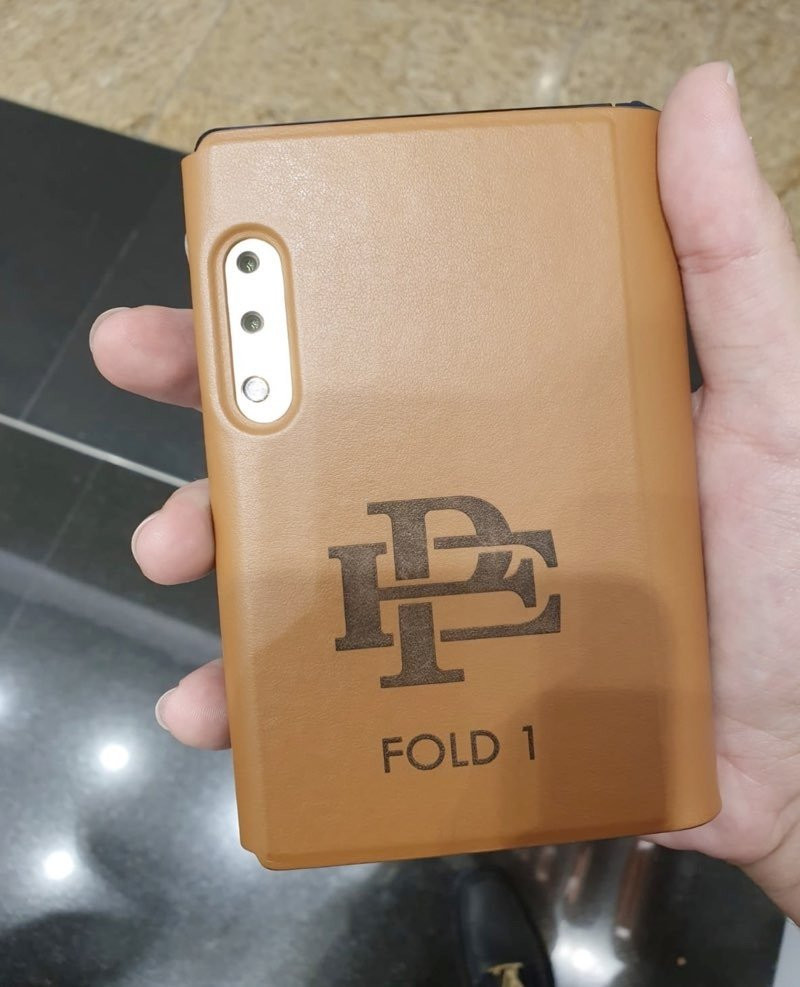 Escobar Fold 1: Ένα αναδιπλούμενο smartphone από τον αδερφό του Pablo Escobar! | 