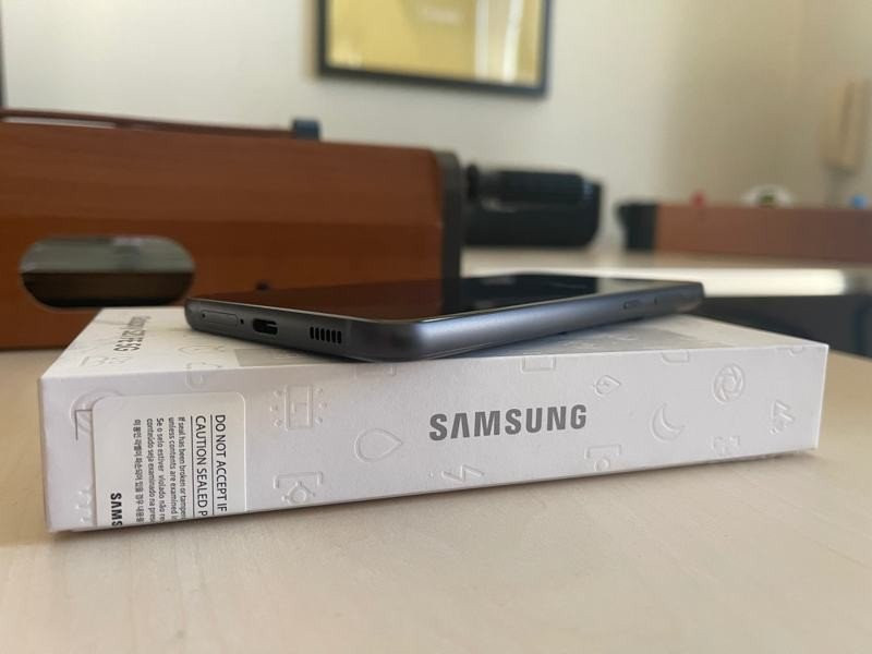 Samsung Galaxy S21 FE Review: Όμορφο, δυνατό, αλλά με εσωτερικό ανταγωνισμό | 